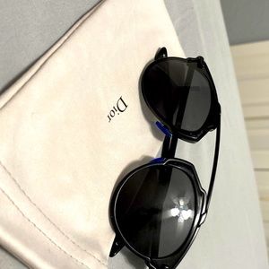 Dior glasses really nice quality and never used they are black (real)